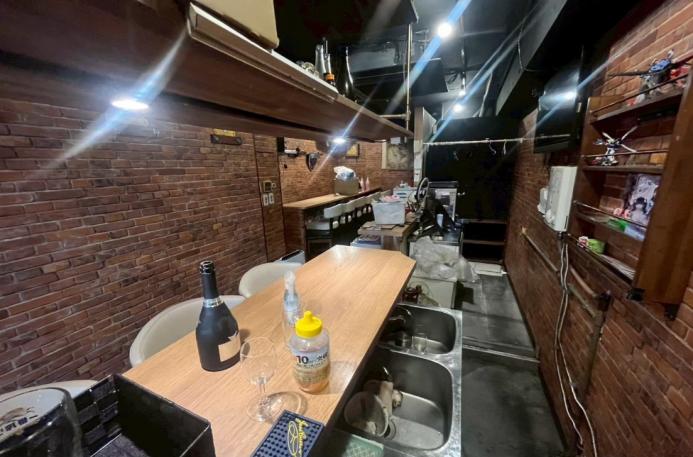 高田馬場駅徒歩2分のガールズバー居抜き物件