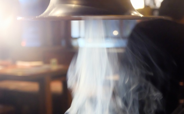 焼肉店の排気口