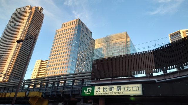 JR浜松町駅とオフィス街