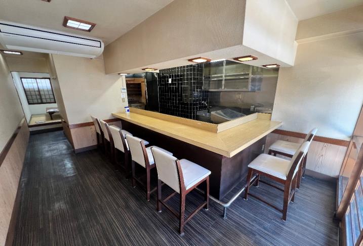 1階路面の天ぷら居酒屋居抜き店舗