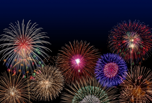 夜空に打ちあがる花火