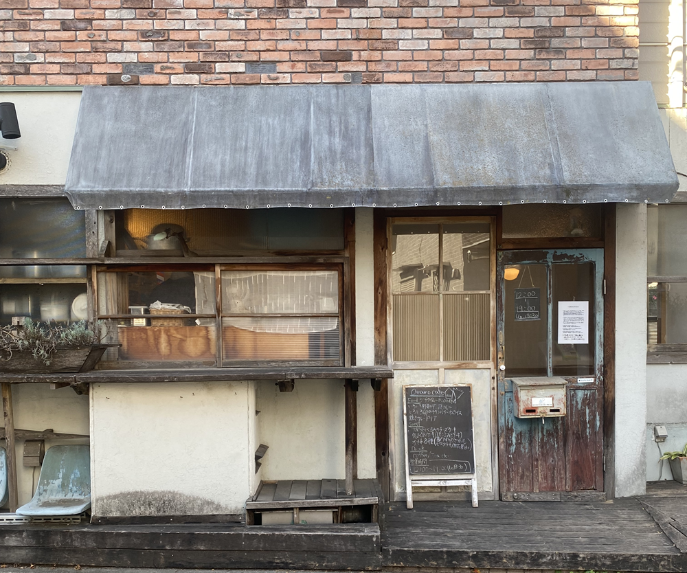 anamo cafeの入口