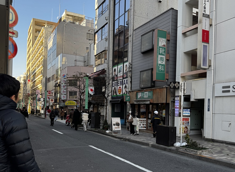 舞香までの路地風景