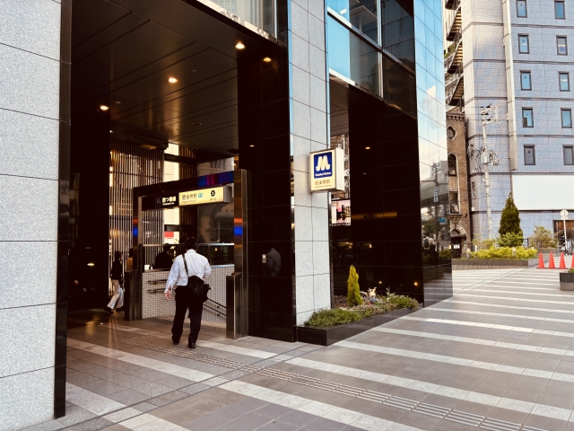 肥後橋駅の出入り口
