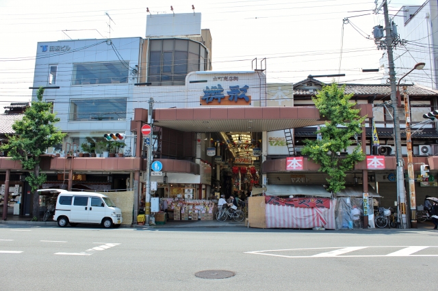 京都の出町桝形商店街