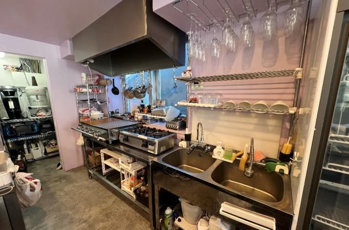 【世田谷区】三軒茶駅徒歩3分/美内装カフェ/視認性◎/約9.42坪