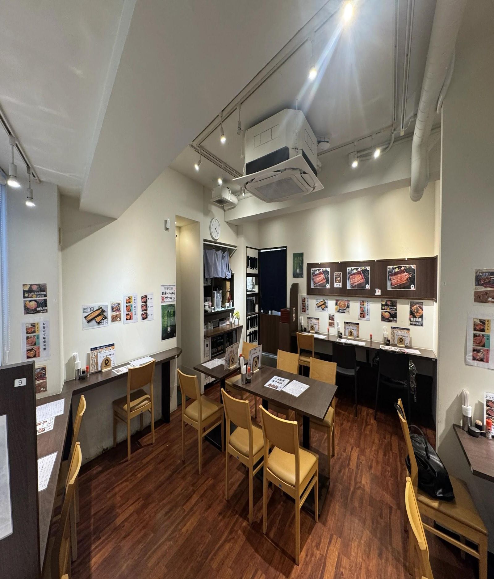 【世田谷区・用賀駅徒歩2分】用賀中町通り沿い角地のうなぎ店居抜き物件／約14.94坪