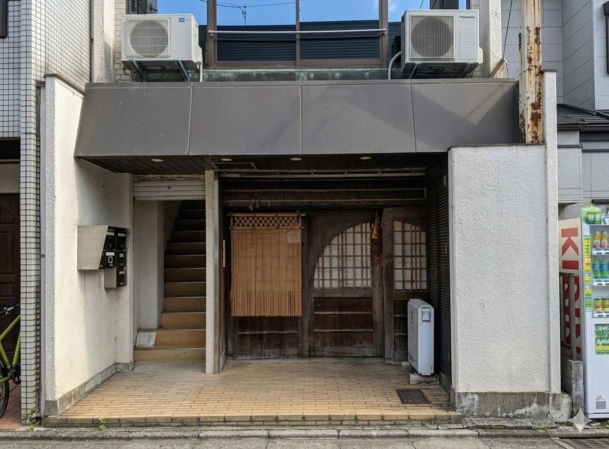 【京都市中京区・烏丸御池駅徒歩9分】路面の居酒屋居抜き物件／約16.56坪