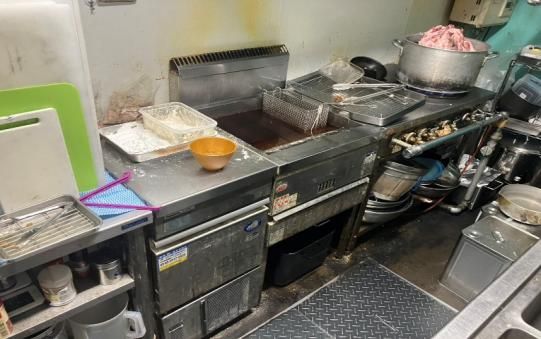 【千代田区・市ヶ谷駅徒歩3分】一口坂通り角地のカレー店居抜き物件／法政大学・靖国神社近く・約22.34坪