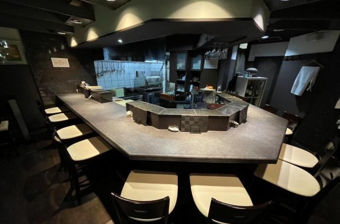 【名古屋市中区／栄駅徒歩4分】女子大エリア・内装美麗の小箱居抜き店舗！即営業可能