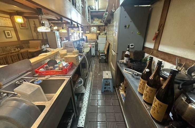 【大阪北区・東梅田駅徒歩9分】兎我野町・西天満エリア！露天神表門筋沿い路面寿司店居抜き物件／約15.9坪・52.8万円