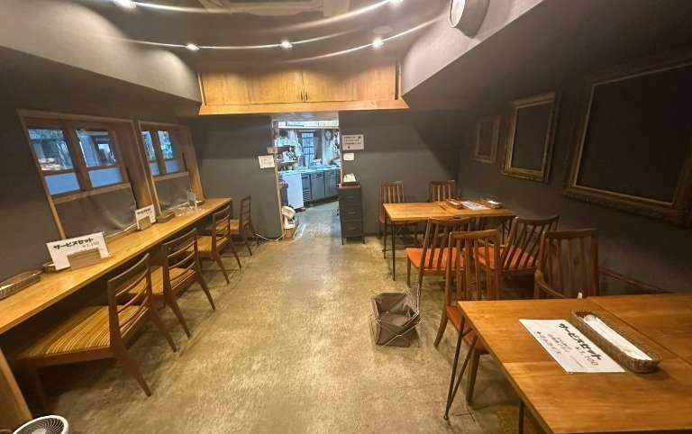 【大阪市中央区・天満橋駅徒歩3分】角地・1階の洋食店居抜き物件／約10.17坪・造作譲渡金0円