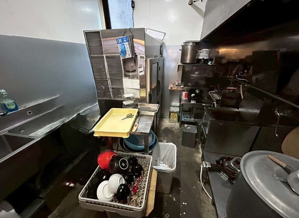 【大阪市東成区】【今里駅1分】広告いらずで回る立地。 “即営業”できる千日前通り沿い1階居抜き物件（15坪）