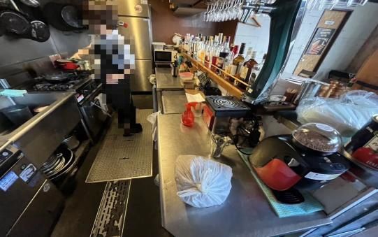 【川崎市・川崎駅徒歩5分】商業・文化施設が集積する川崎駅近くの角地にあるスペイン料理居抜き物件／京急川崎駅から徒歩3分／約11.6坪