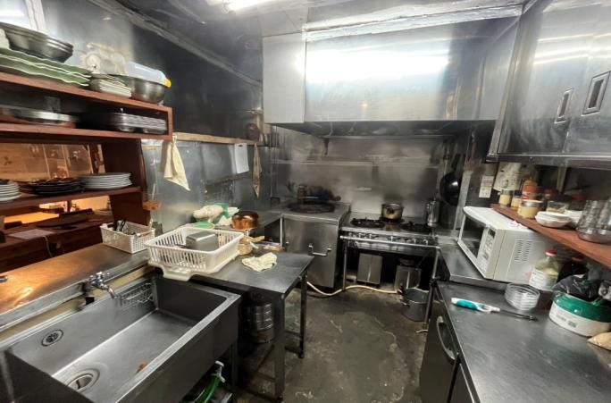 【市川市 居抜き物件】行徳駅徒歩5分／1階路面・飲食密集エリア／約5.4万人乗降の生活導線立地／重飲食対応可・業態転換向け店舗（飲食店開業市川・行徳開業）