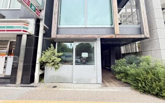 【文京区・御茶ノ水駅徒歩5分】内装美麗な1階小箱ラーメン店居抜き物件／約6.31坪