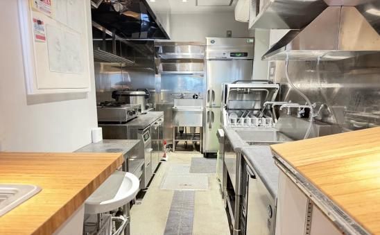 【文京区・御茶ノ水駅徒歩5分】内装美麗な1階小箱ラーメン店居抜き物件／約6.31坪