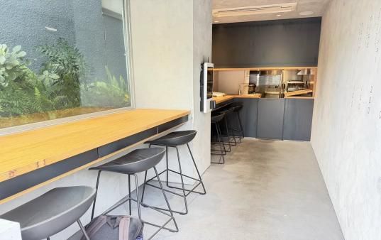 【文京区・御茶ノ水駅徒歩5分】内装美麗な1階小箱ラーメン店居抜き物件／約6.31坪