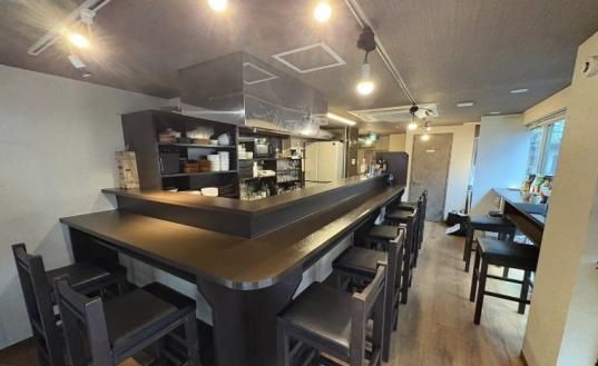【新宿区・神楽坂駅徒歩8分】飯田橋駅からもアクセス可能／神楽坂通り付近の隠れ家風居酒屋／約7.77坪
