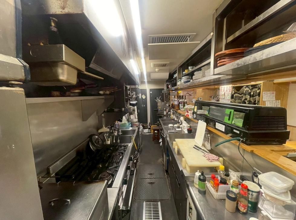 【新宿区・高田馬場駅徒歩6分】早稲田通り沿い1階路面／内装美麗11.78坪／“洋食・ビストロ向き”居抜き店舗（居酒屋から業態転換に最適）