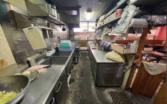 【春日部市・春日部駅徒歩4分】駅前飲食店エリアの1階飲食店居抜き物件／約12.49坪