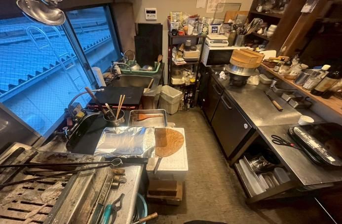 【杉並区】阿佐ヶ谷駅徒歩2分/東口出てすぐ/鰻屋居抜き物件/住宅・個人店多い/転用性高い内装で何業でも可/約10.03坪