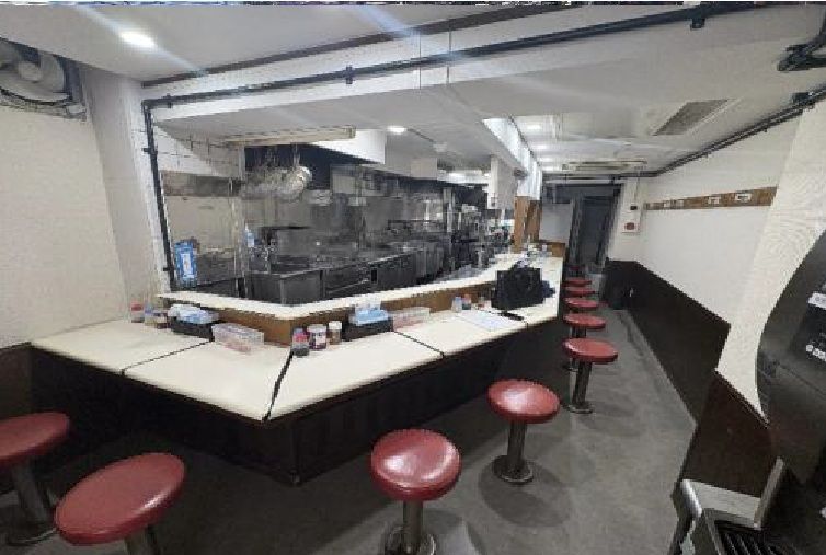 【横浜市港南区・上大岡駅徒歩1分】ターミナル駅至近の1階路面店ラーメン店居抜き物件／約13.7坪