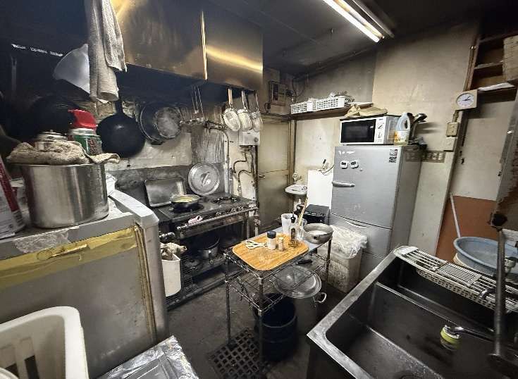 【江戸川区・葛西駅徒歩4分】角地で路面のラーメン店居抜き物件／約9.66坪