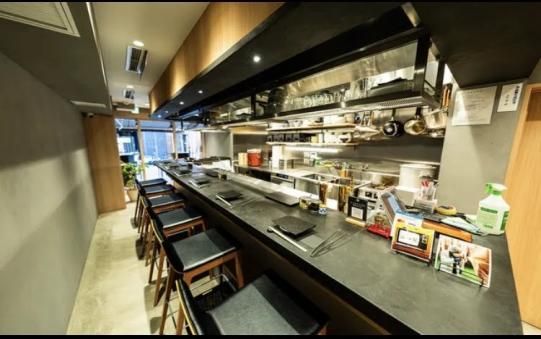 【渋谷区・恵比寿駅徒歩3分】恵比寿飲み屋街の中心！有名店が集まる目貫通りの1階焼肉店居抜き物件／約12.03坪