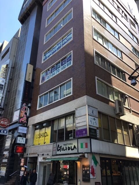 【港区・六本木駅徒歩1分】超駅近の好立地◎居抜き12坪／飲食店可・即営業可能居抜き物件