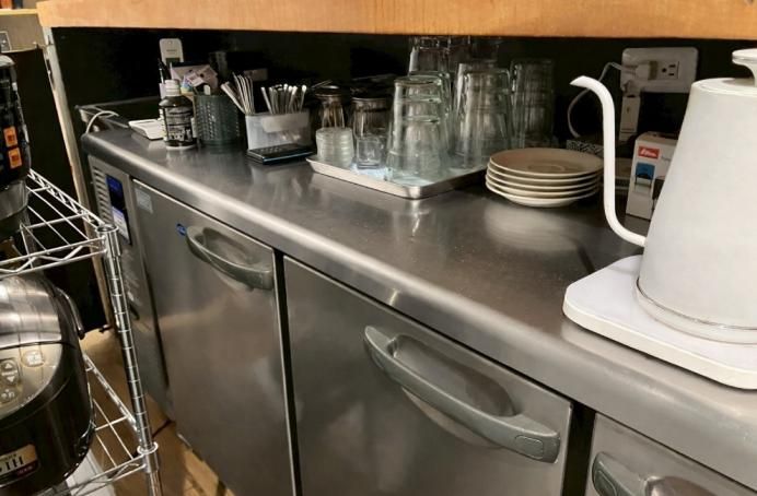 【港区 白金高輪 徒歩4分 居抜き】白金商店街1階路面×内装美麗カフェ｜8.85坪／再開発エリアの希少小箱物件