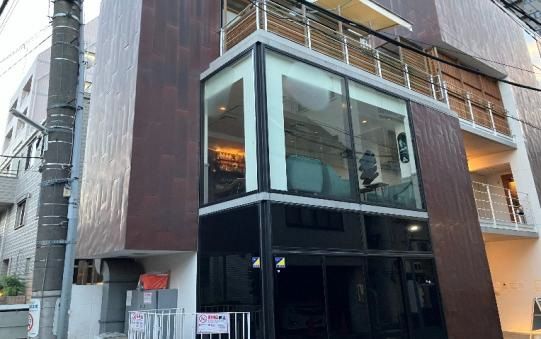 【目黒区・中目黒駅徒歩3分】1階路面店角地のシーシャバー居抜き物件／蛇崩・伊勢脇通り沿い／約7.28坪