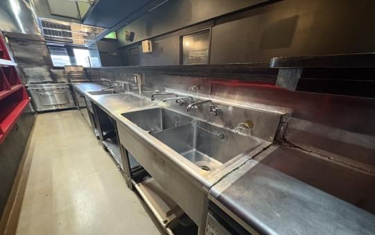 【相模原市】【初出店・1人運営向け】賃料20万円未満／9.4坪・淵野辺の小箱居酒屋居抜き