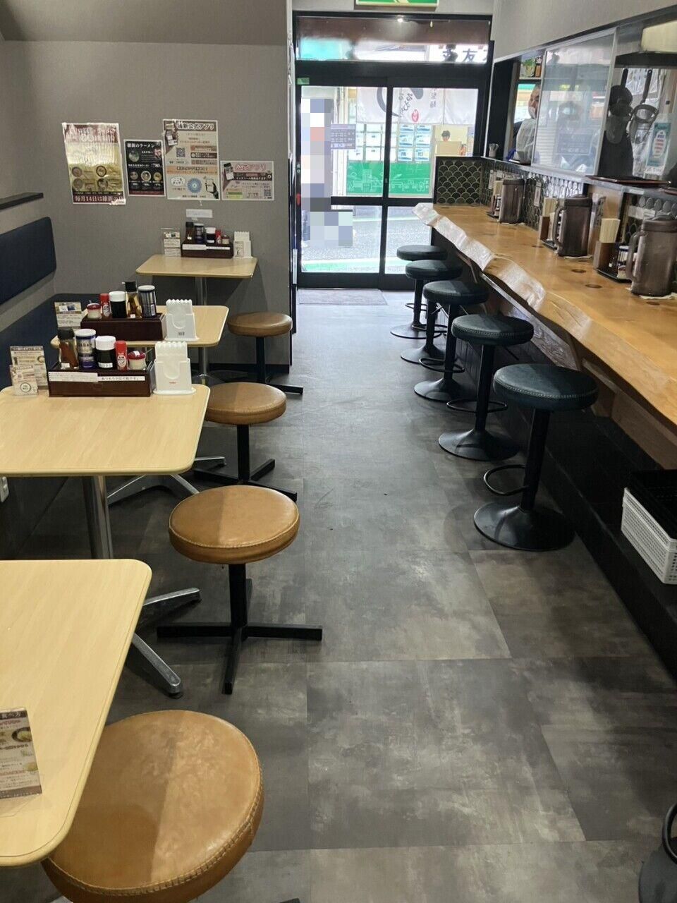 【横浜市神奈川区・白楽駅徒歩3分】旧綱島街道沿い1階のラーメン店居抜き物件／約18.49坪