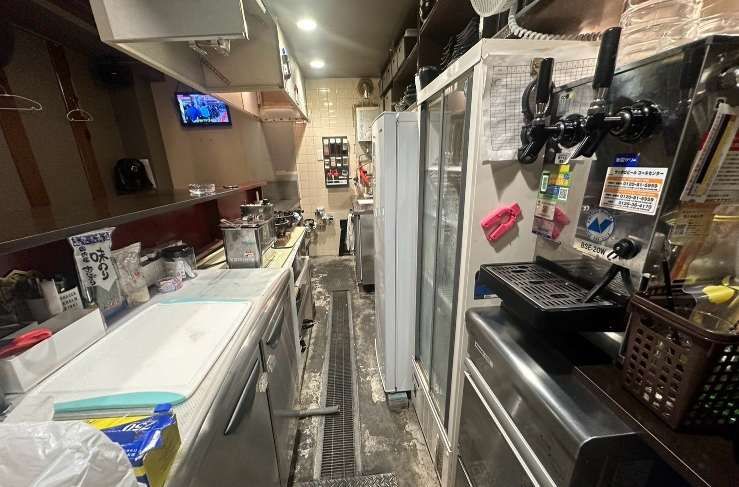 【神戸市中央区・三宮駅徒歩3分】東門筋近くの1階小箱鉄板焼き居抜き物件／約6.38坪