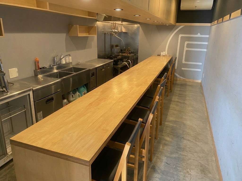 【神戸市中央区・神戸三宮駅徒歩5分】下山手通・1階路面の小箱飲食店居抜き物件／約7.4坪