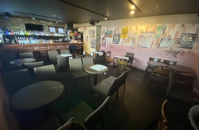 【福岡市】天神徒歩8分／天神大名エリアの2階／ガラス張りで視認性◎／バー居抜き物件／約12.97坪