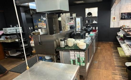 【福岡県久留米駅徒歩12分】ロードサイド独立店舗、駐車場12台完備！天ぷら店居抜き物件／約61.81坪
