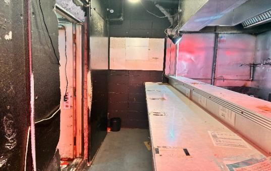 【立川市・立川駅徒歩2分】1階路面の小箱もつ焼き居抜き物件／約5坪・ワンオペ酒場に検討可
