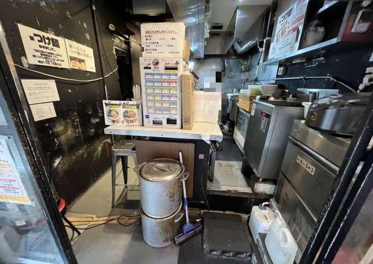 【立川市・立川駅 居抜き物件】駅徒歩2分の路面ラーメン店居抜き店舗／カウンターメイン・テラス使用可