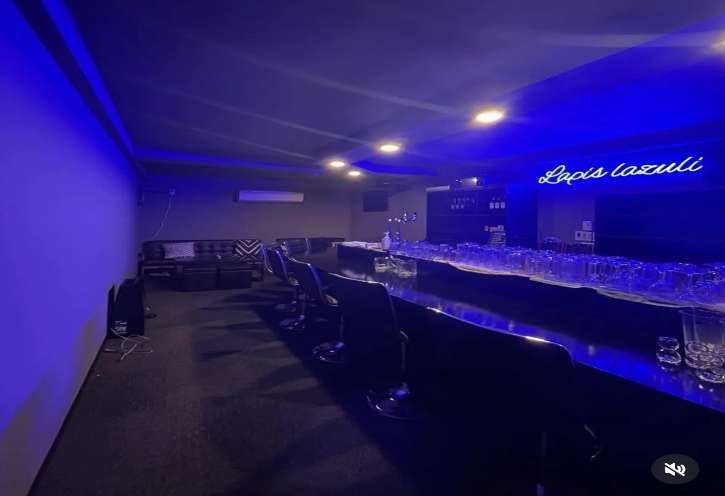 【練馬区・地下鉄成増駅徒歩3分】賃料18.7万円・9.8坪の飲食店居抜き物件／バー・スナック開業向け
