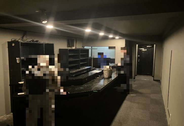 【練馬区・地下鉄成増駅徒歩3分】賃料18.7万円・9.8坪の飲食店居抜き物件／バー・スナック開業向け