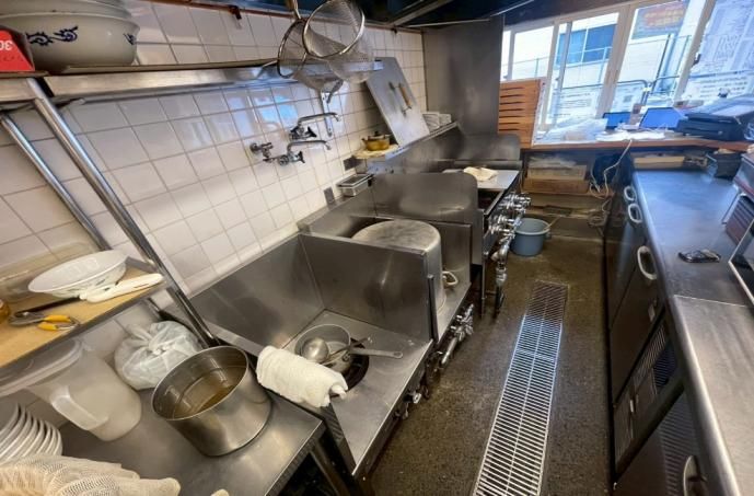 【荒川区】町屋駅徒歩1分／2番出口すぐ／飲食店居抜き物件／1階路面店舗／即営業可能／約12.4坪