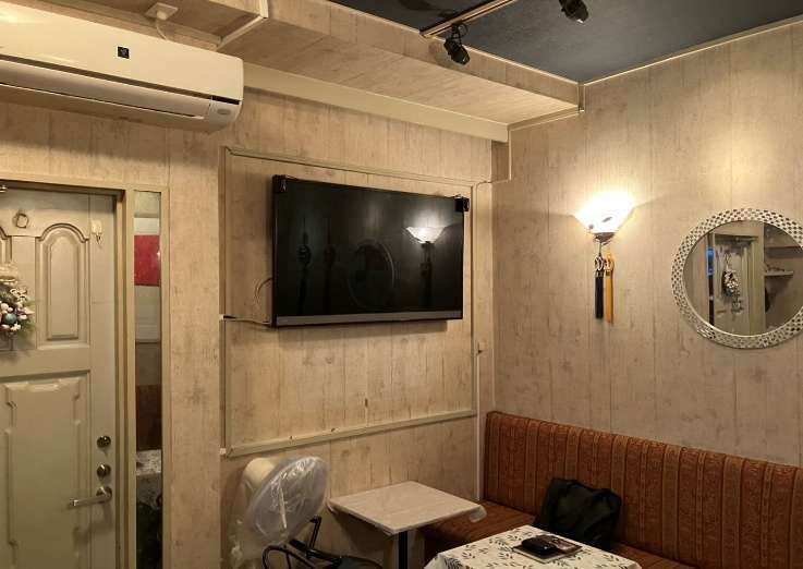 【荒川区・西日暮里駅徒歩3分】初期投資を抑えたバー開業向きの1階路面スナック居抜き物件／7.48坪・賃料16.5万円